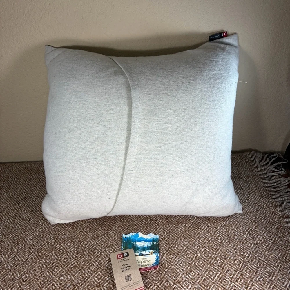 Pod Throw Lumber Pillow Winter Ski Lodge Decorative Alpine Chalet 16x16 NWT